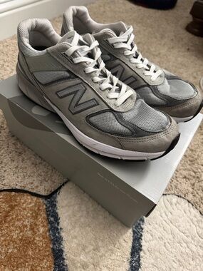 New Balance 990v5